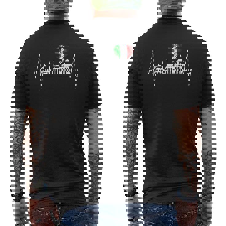 ローマ・コロッセオ・ハートビート・ローマ・スカイライン・ローマ・イタリア・イタリア メンズTシャツ バックプリント