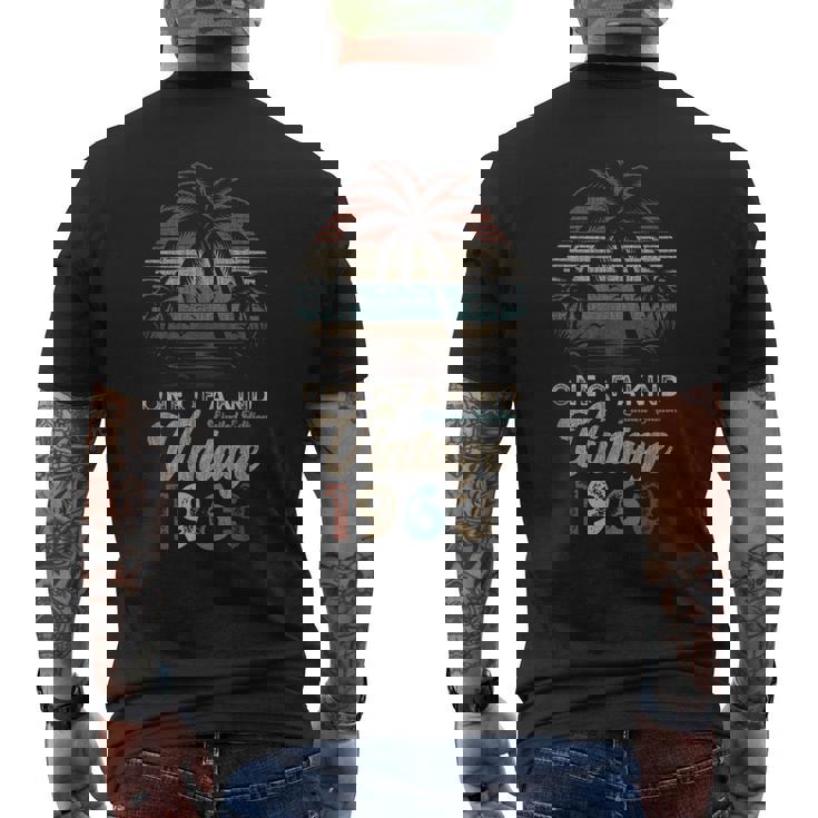 ヴィンテージ 1963 パームツリー サンセット 62歳 誕生日 レトロ メンズTシャツ バックプリント