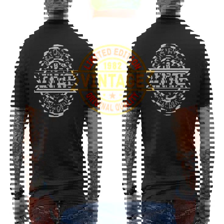 ヴィンテージ 1982 メンズ 限定版 Bday 1982 誕生日 メンズTシャツ バックプリント