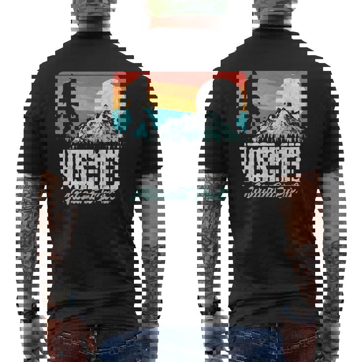 ヴィンテージ ヨセミテ国立公園 ビッグフット 山脈 グラフィック メンズTシャツ バックプリント