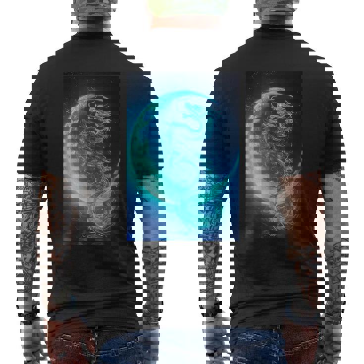 三日月のドラゴン ブルーギャラクシー天文学 アート メンズTシャツ バックプリント