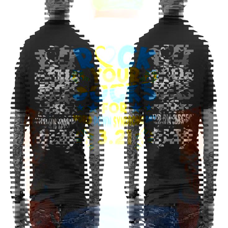 世界ダウン症デー321啓発に向けて、靴を履いて頑張ろう メンズTシャツ バックプリント