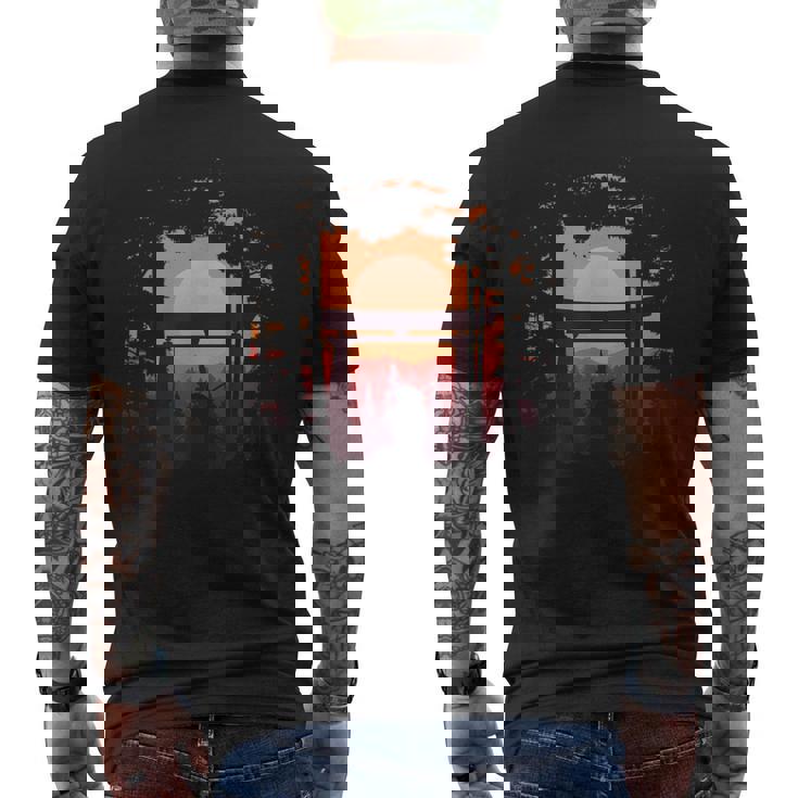 伝統的な日本の侍 日没と鳥居 メンズTシャツ バックプリント