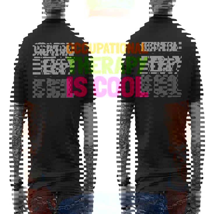 作業療法士作業療法はかっこいい メンズTシャツ バックプリント