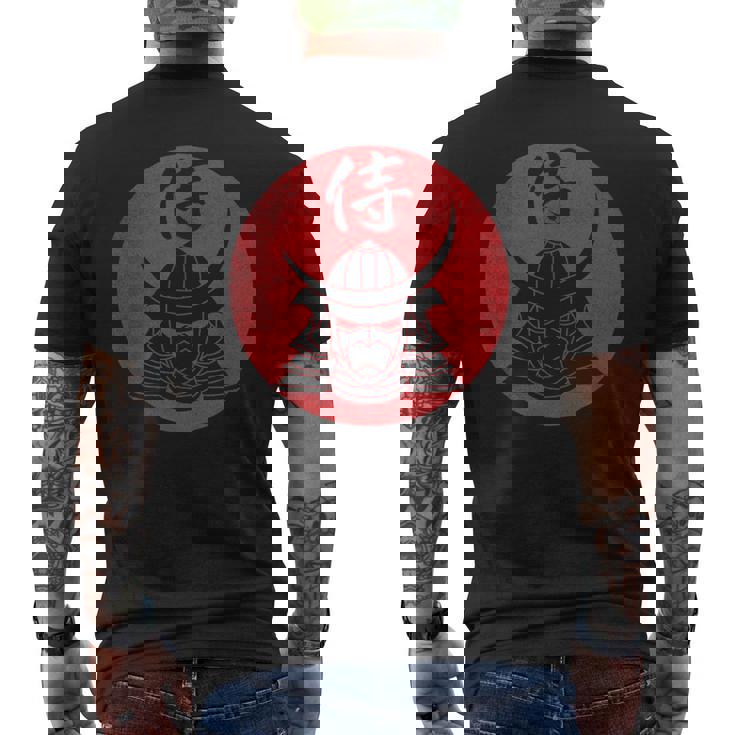 侍の戦士の兜日本の漢字-黒 メンズTシャツ バックプリント