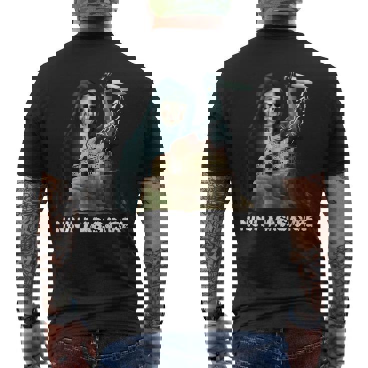 修道女虐殺サバイバルホラーゲームマニアック メンズTシャツ バックプリント