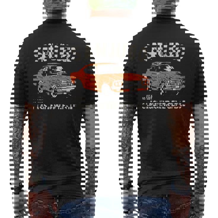 傘寿祝い 車好き お父さん 男性 クラシックカー 80歳 Classic Never Gets Old メンズTシャツ バックプリント