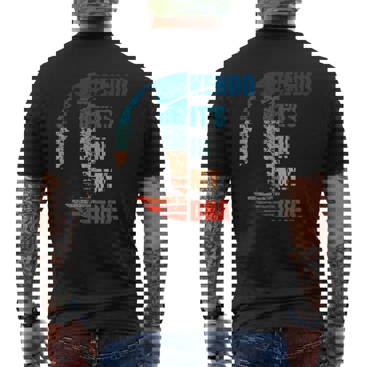 剣道 日本の武道 デザイン メンズTシャツ バックプリント