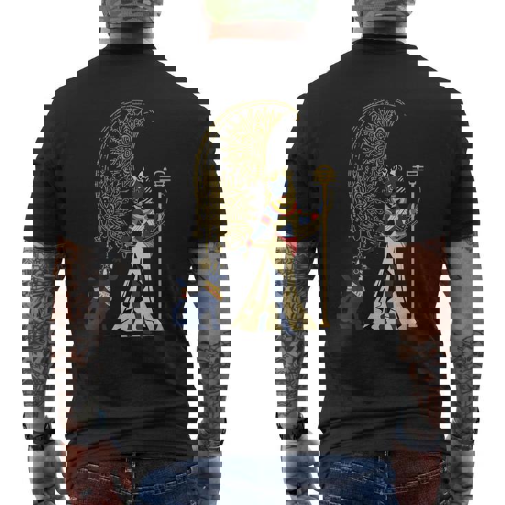 古代の典型的な猫の女神バステット エジプト 三日月 月 月 メンズTシャツ バックプリント