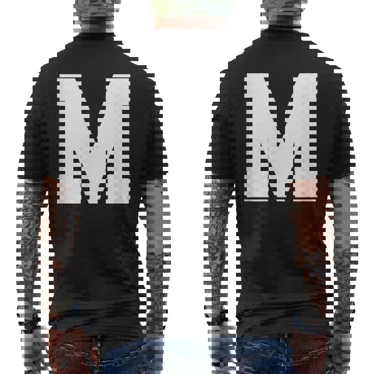 大文字 M アルファベットモノグラム イニシャル メンズTシャツ バックプリント