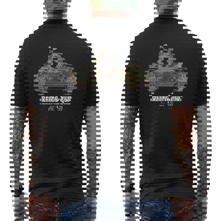 天安門スクエア民主主党抗議 64 1989年6月4日 戦車男 メンズTシャツ バックプリント