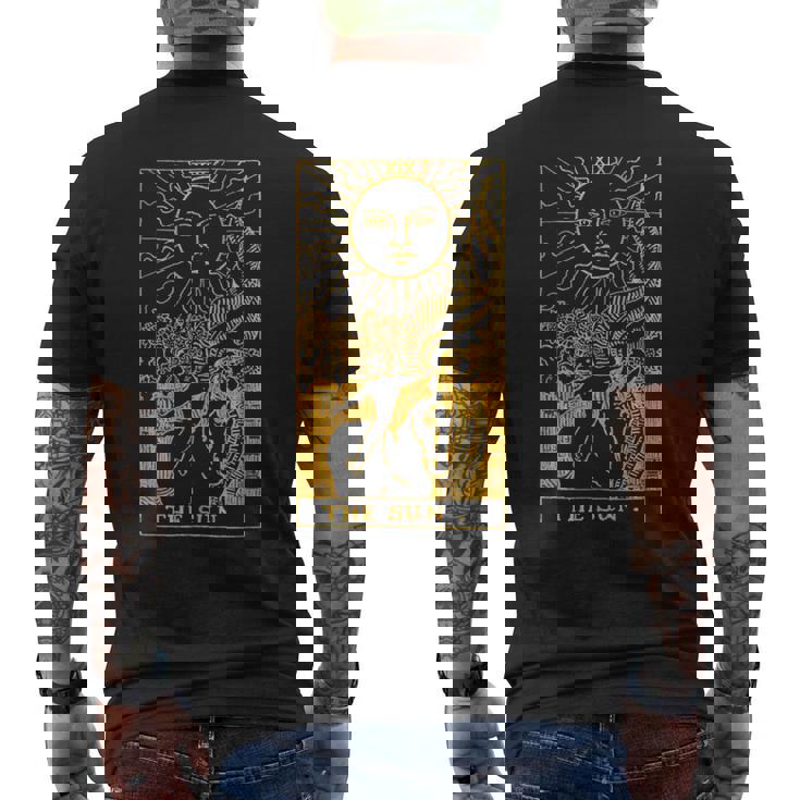 太陽ゴールドタロットカードtシャツ メンズTシャツ バックプリント