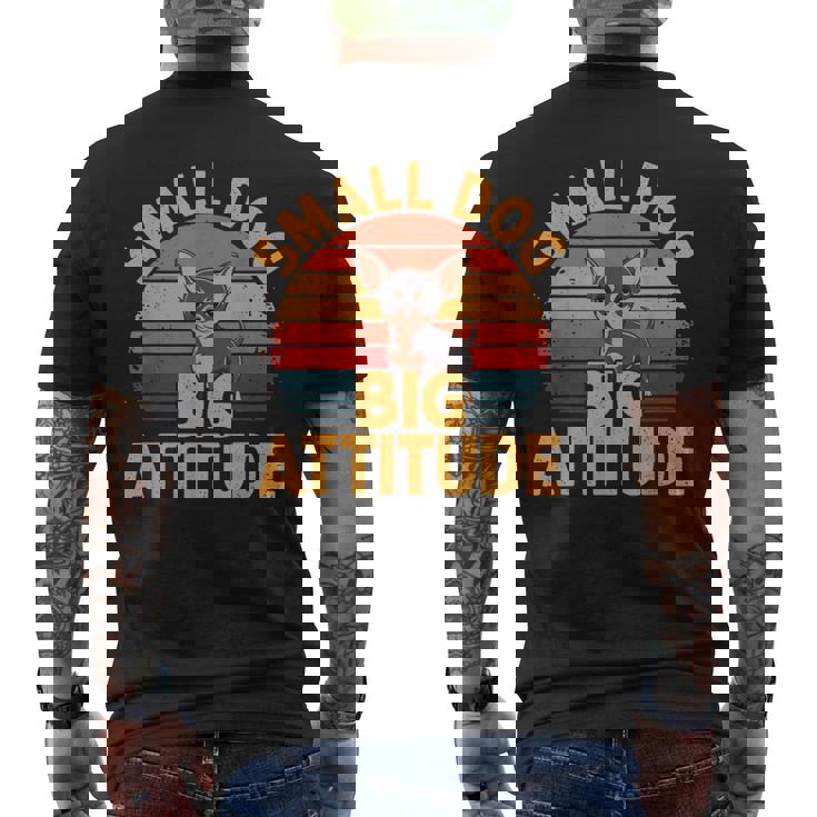 小型犬 大きな態度 レトロ 犬 品種 チワワ メンズTシャツ バックプリント