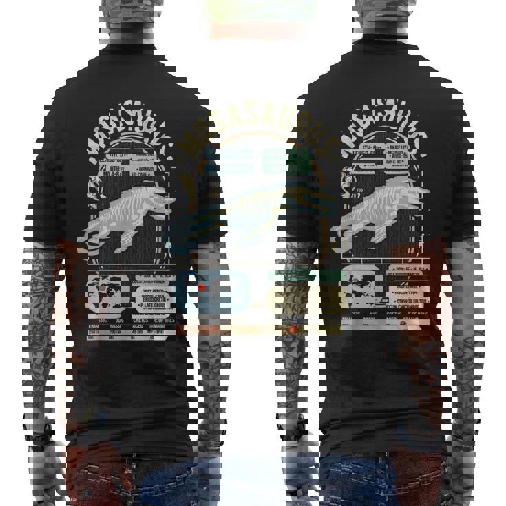 恐竜の事実 モササウルスの科学と解剖学のギフト メンズTシャツ バックプリント