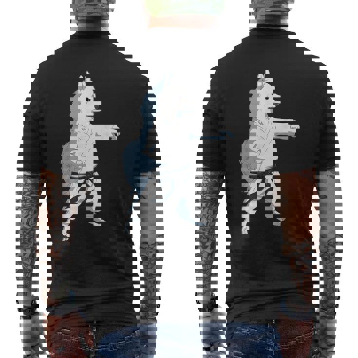 愉快な空手犬 日本のスピッツ メンズTシャツ バックプリント