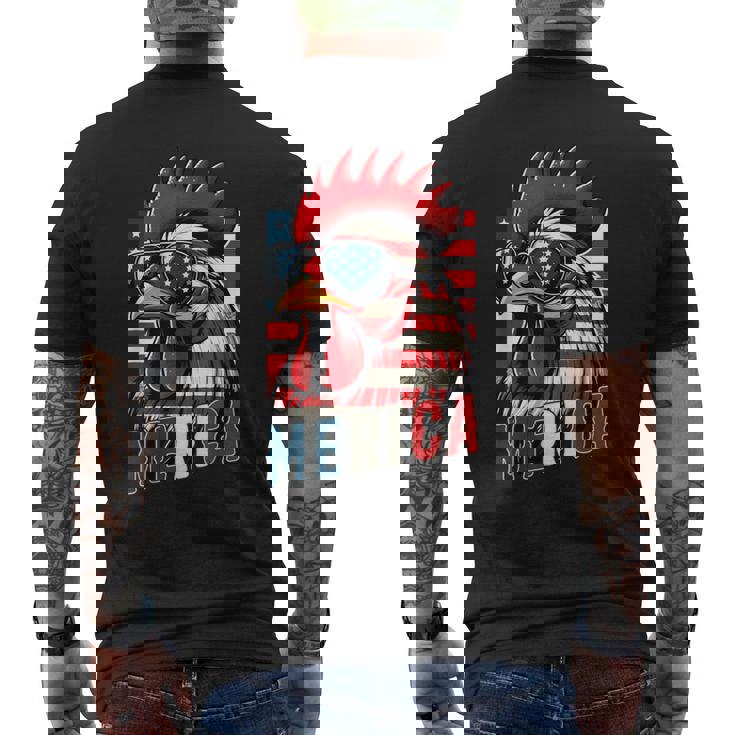 愛国心が強いチキンメリカ アメリカ国旗 鶏好き 7月4日 メンズTシャツ バックプリント