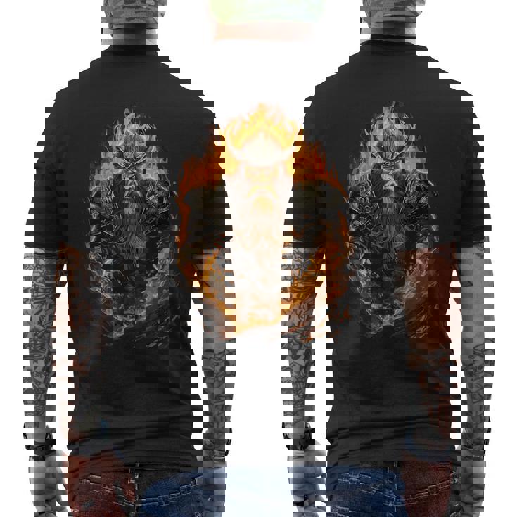 戦いの最中の獰猛なヴァイキング戦士 メンズTシャツ バックプリント