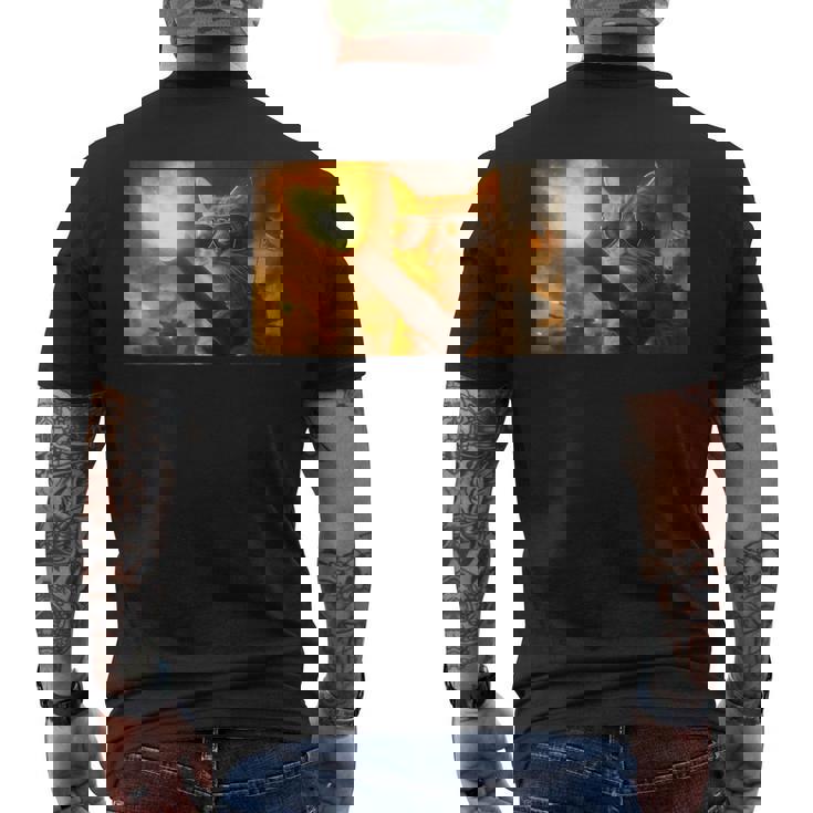 戦車砲身に猫と戦う愛国的な銃の権利 プロガン メンズTシャツ バックプリント