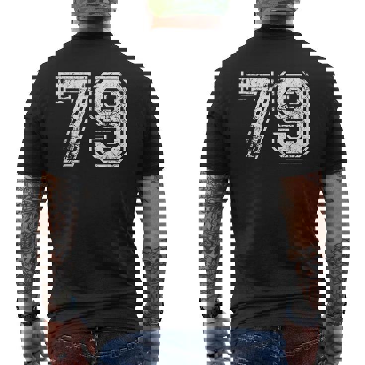 数字 79 ヴィンテージ 1979 誕生日 ヴィンテージ風 メンズTシャツ バックプリント