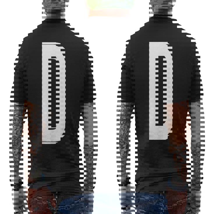 文字d アルファベットモノグラム イニシャル。 メンズTシャツ バックプリント