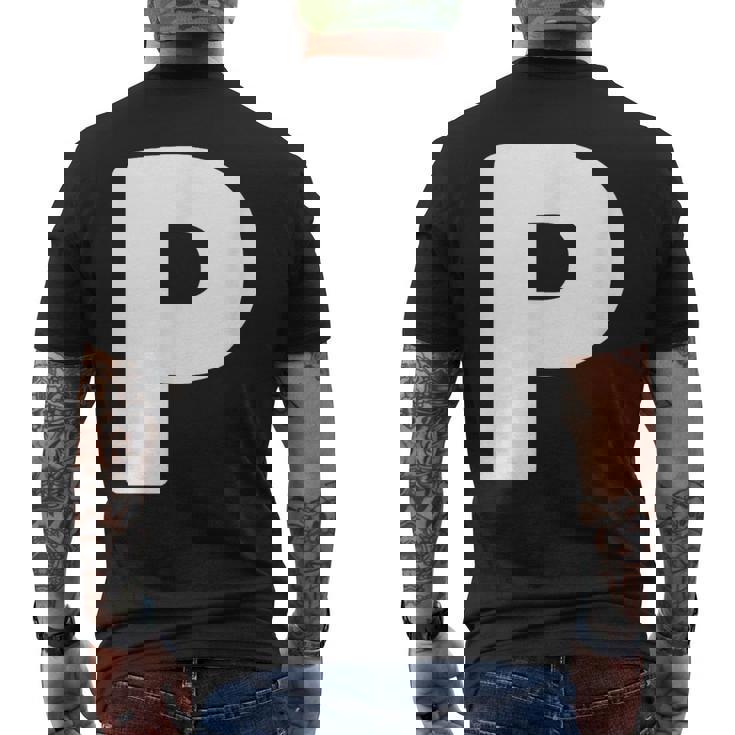 文字p 大文字 アルファベット モノグラム イニシャル メンズTシャツ バックプリント