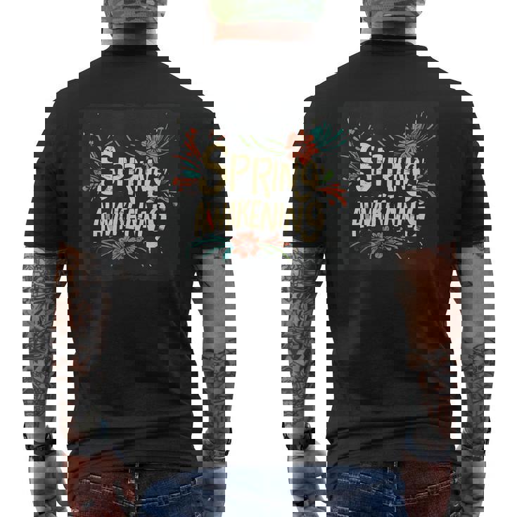 春の目覚めのスピーチデザインの面白いコスチューム。 メンズTシャツ バックプリント