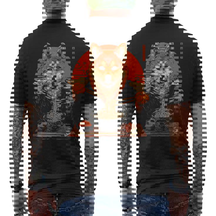 柴犬 ラーメン 麺 日本犬好き アニメ デザイン メンズTシャツ バックプリント