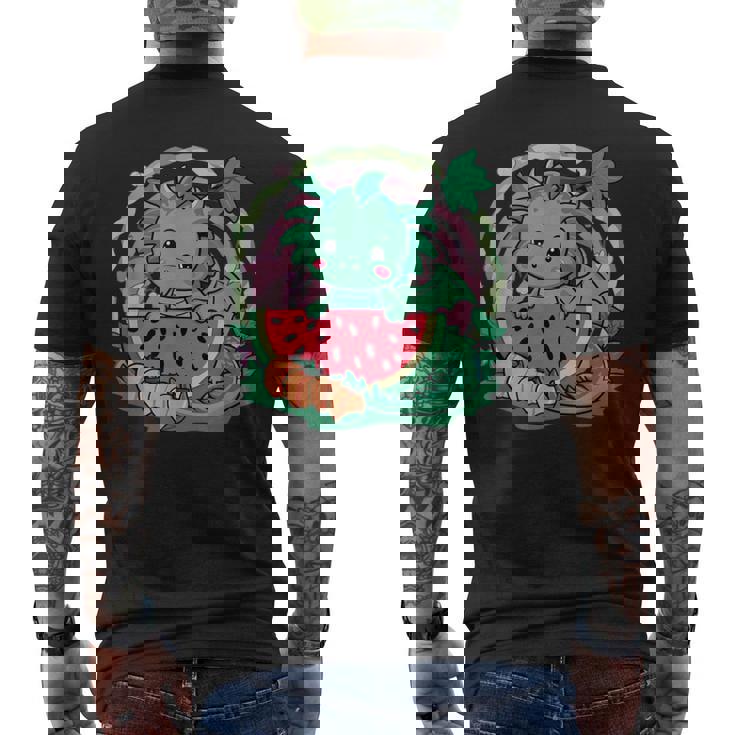 桃とスイカの漫画かわいいドラゴン メンズTシャツ バックプリント