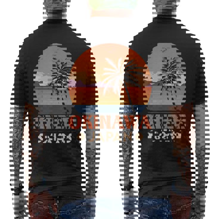 沖縄 Japan ヤシの木 夏休み 日本観光 メンズTシャツ バックプリント