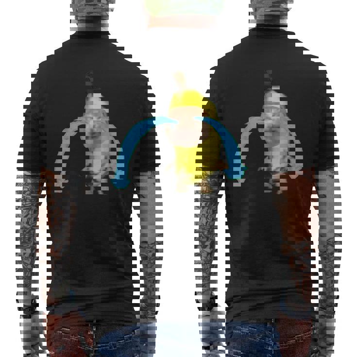 泣いているバナナ猫 メンズTシャツ バックプリント