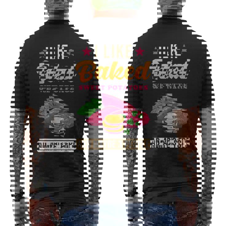 焼き芋が好きで、3人で面白いじゃがいも メンズTシャツ バックプリント