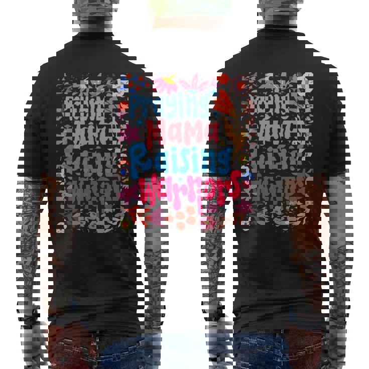 祈る母 育てる戦士 母の日 クリスチャンママ メンズTシャツ バックプリント