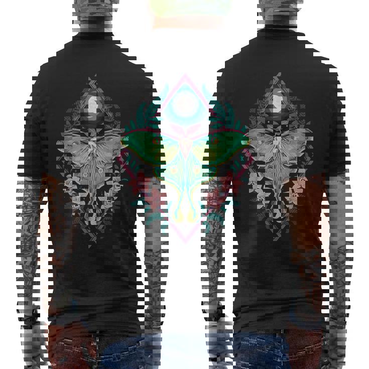 神秘的なルナモスムーンフローラルボーホーネイチャースピリットデザイン。 メンズTシャツ バックプリント