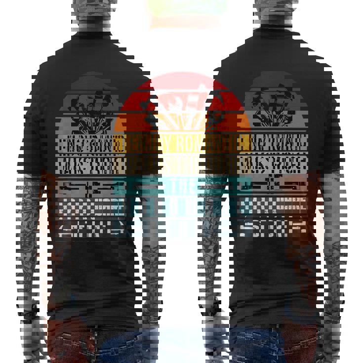 私は金物屋の男たちを長い間ロマンチックな散歩を楽しんでいます メンズTシャツ バックプリント