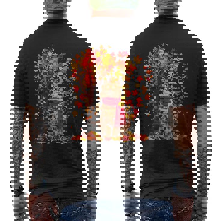 秋 猫 赤いスカーフ 紅葉 かわいい 猫 ママ 滝 メンズTシャツ バックプリント