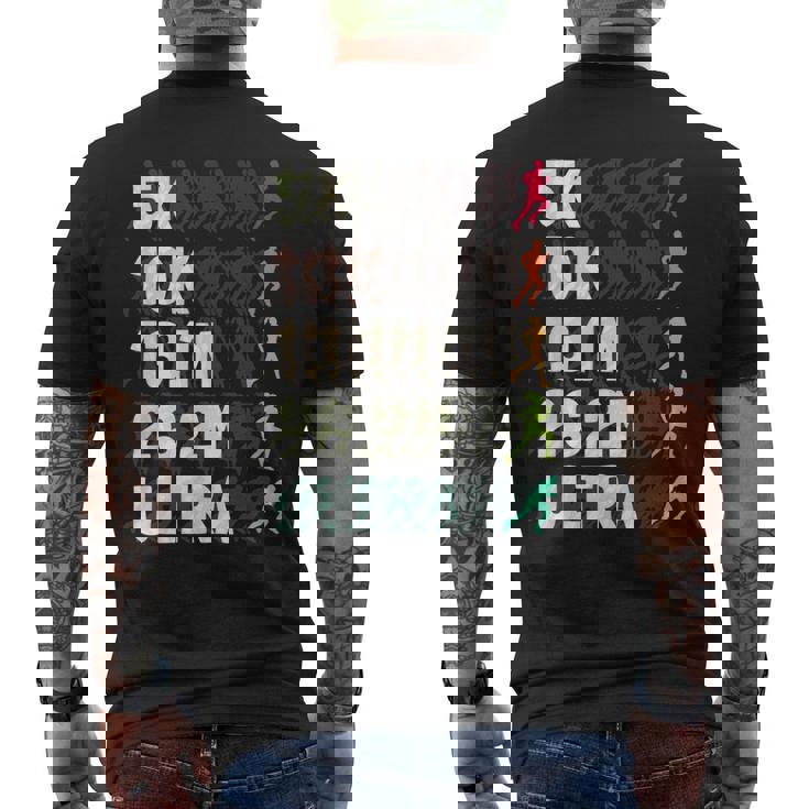 究極のウルトラマラソンランナーランニングスポーツランナーランニング メンズTシャツ バックプリント