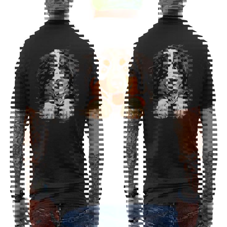 素敵で面白い覗き見犬 バーニーズマウンテンドッグ メンズTシャツ バックプリント