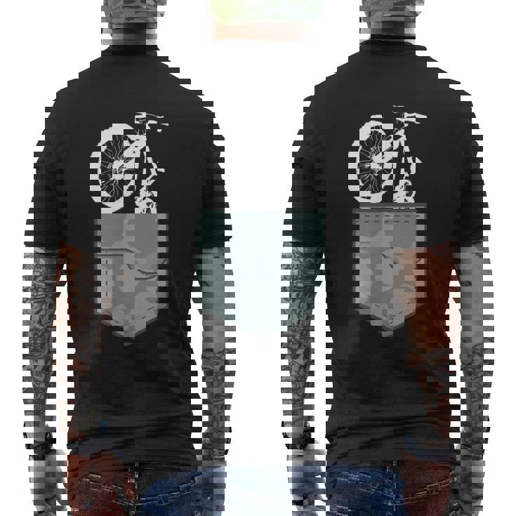 自転車チェストポケットバッグ 迷彩柄 マウンテンバイクギフト メンズTシャツ バックプリント