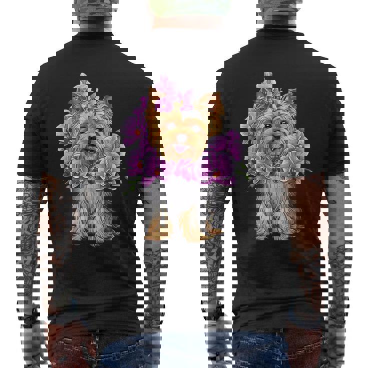 花を持つヨークシャー テリア メンズTシャツ バックプリント