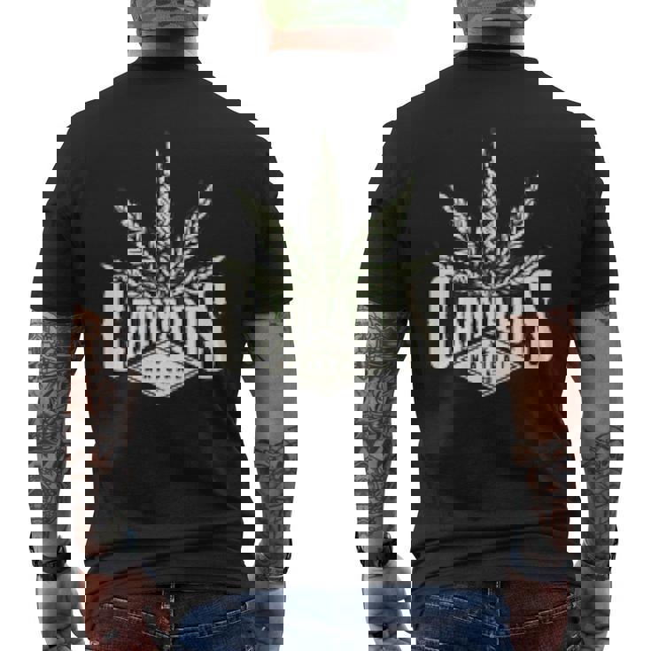 草 草 草 マリファナ Thc ポット 大麻 ナチュラル 4 メンズTシャツ バックプリント