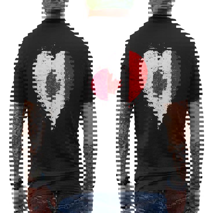 誇り高き日系カナダ人を想うビンテージスタイルのクールなカナダ国旗と日本国旗 メンズTシャツ バックプリント