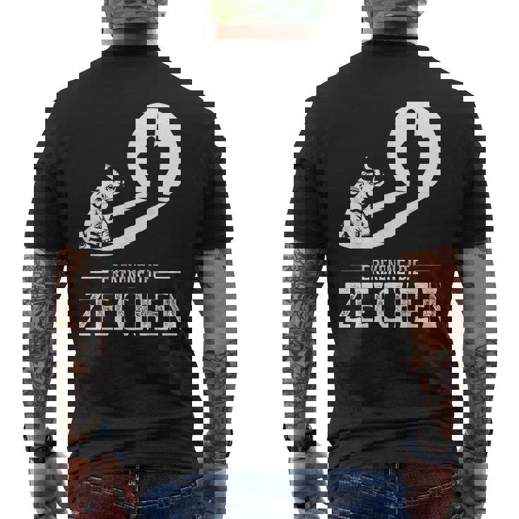 象の影 グレー 巨大なゾウムシ 認識 サイン。 メンズTシャツ バックプリント