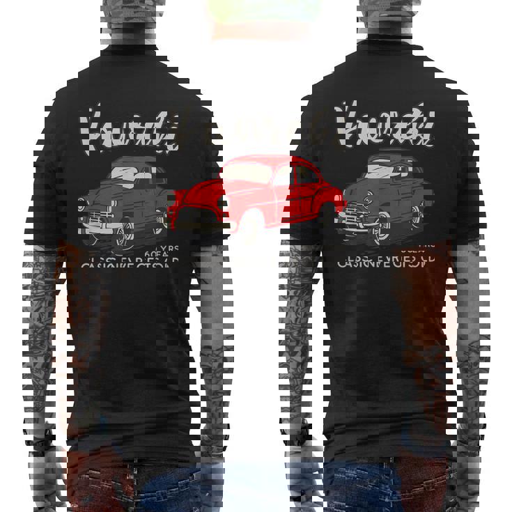 還暦祝い 車好き 父 男性 レトロ クラシックカー60歳 Classic Never Gets Old メンズTシャツ バックプリント