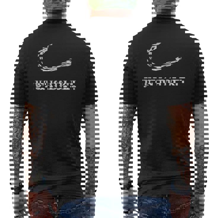 釣りしゃれレイクライフアドベンチャーをフックするだけ メンズTシャツ バックプリント