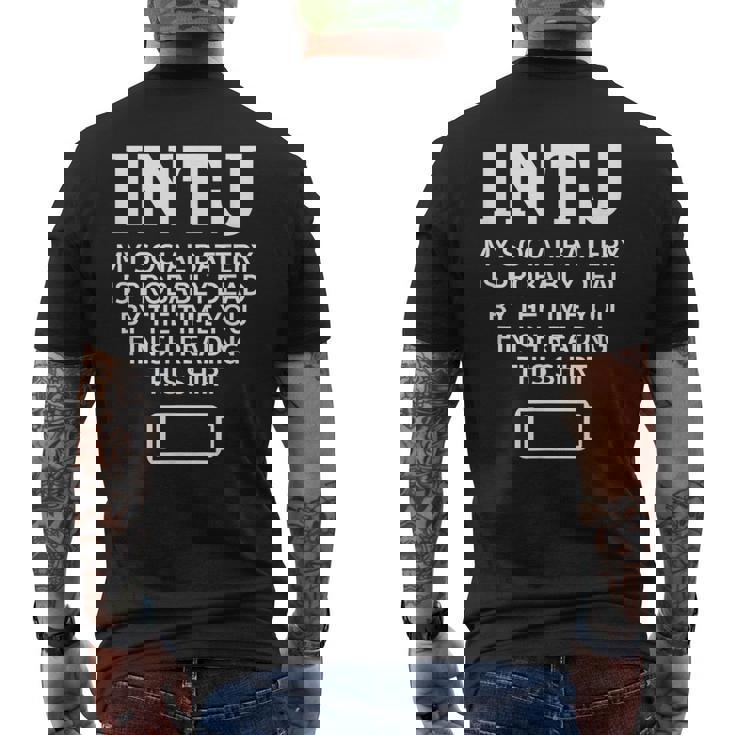 面白い Intj ソーシャルバッテリー 内向的 直感的 パーソナリティ メンズTシャツ バックプリント