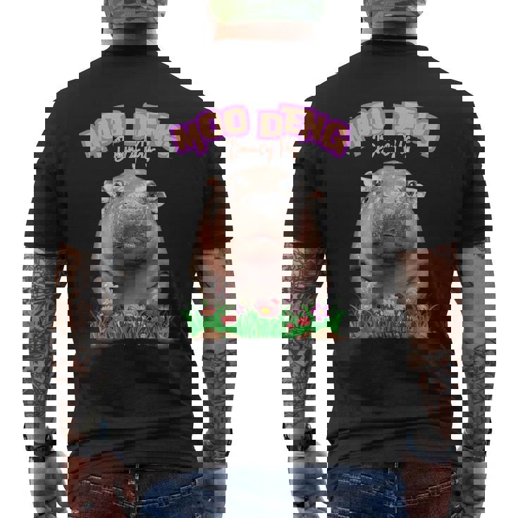 面白いムーデンかわいい赤ちゃんの有名なピグミーカバ メンズTシャツ バックプリント