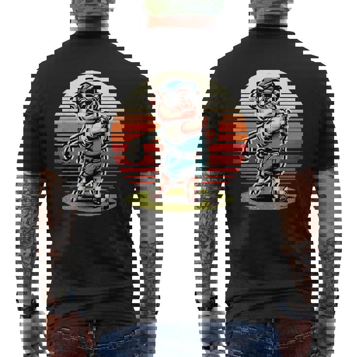 面白い豚ゴルファークールなゴルフスポーツクラブデザイン。 メンズTシャツ バックプリント