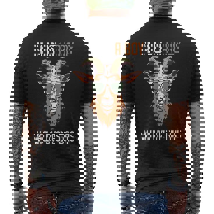 面白い農場の動物 ヤギ好き ただの少年 ヤギが大好きな人 メンズTシャツ バックプリント