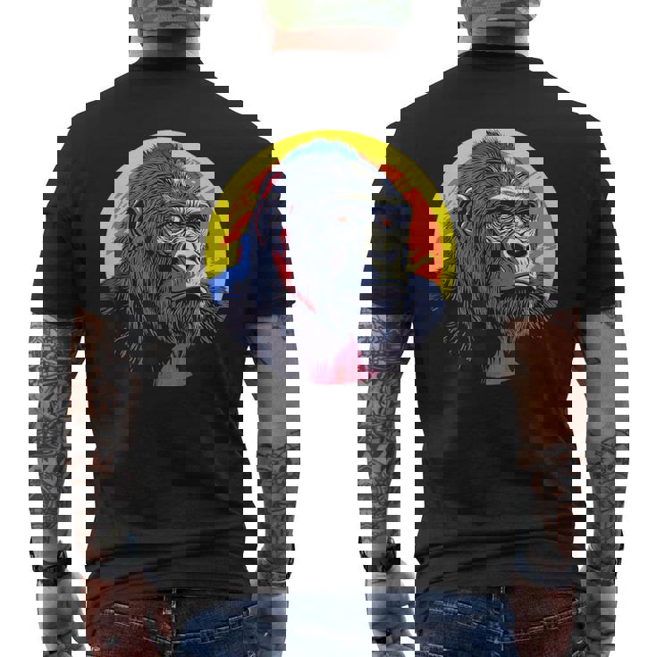 鮮やかなゴリラのイラスト、大胆な色。 メンズTシャツ バックプリント