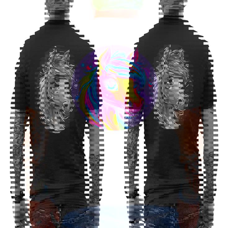 鮮やかな虹色の馬の魔法の夢 メンズTシャツ バックプリント